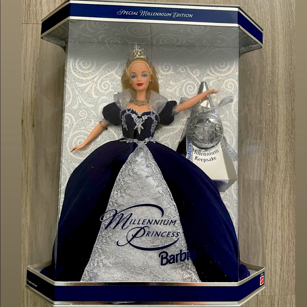 🌌2000 HOLIDAY MILLENNIUM COLLECTION BARBIE🌌